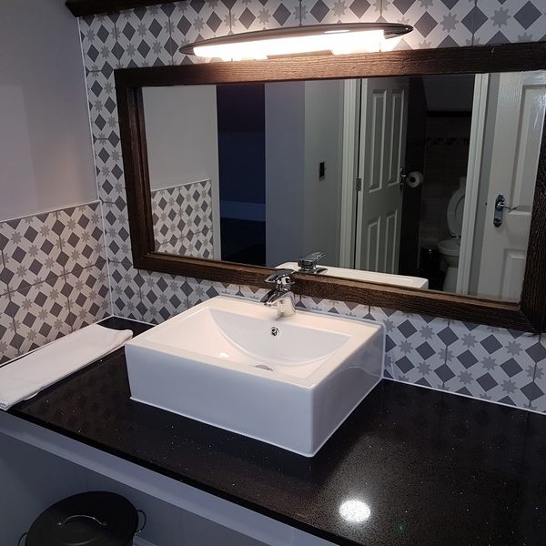 Glebe Family Suite Bathroom 1